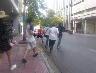 Στη δημοσιότητα βίντεο από την επίθεση του Ρουβίκωνα στο ΥΠΕΞ